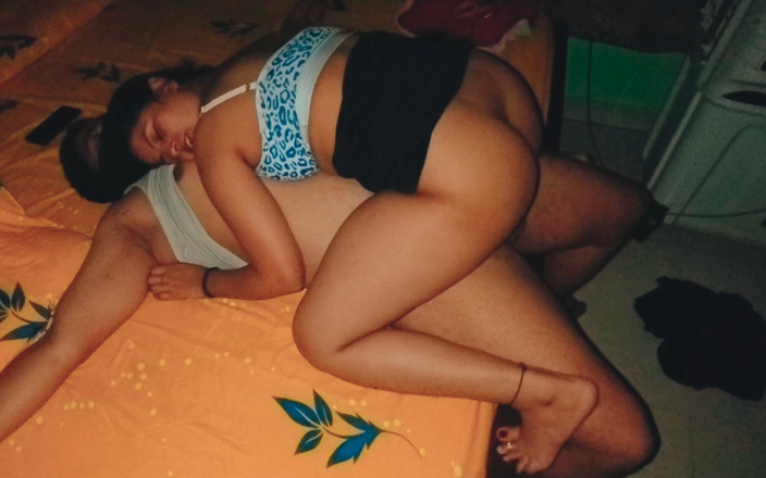 Hot Sis: Nadržená dívka tvrdě šuká velkého ptáka