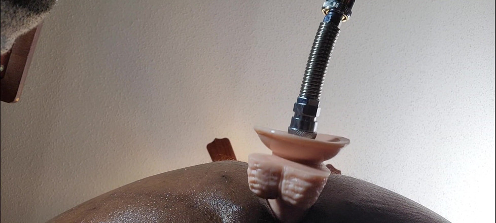 Truestarr: Mesin seks ngentot aku. Dildo ukuran raksasa