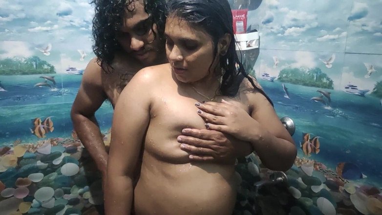 Vaishnavysharunraj: Malayali Couple Hot Bath Romance with Sex in Bathroom, Mallu...
