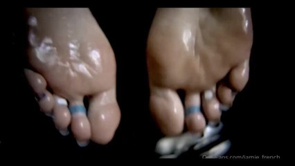 Jamie French: Bluenails_2
