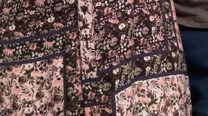 PriyaNaavya: 도시 버스에서 학생의 보지를 문지르는 음란한 노인