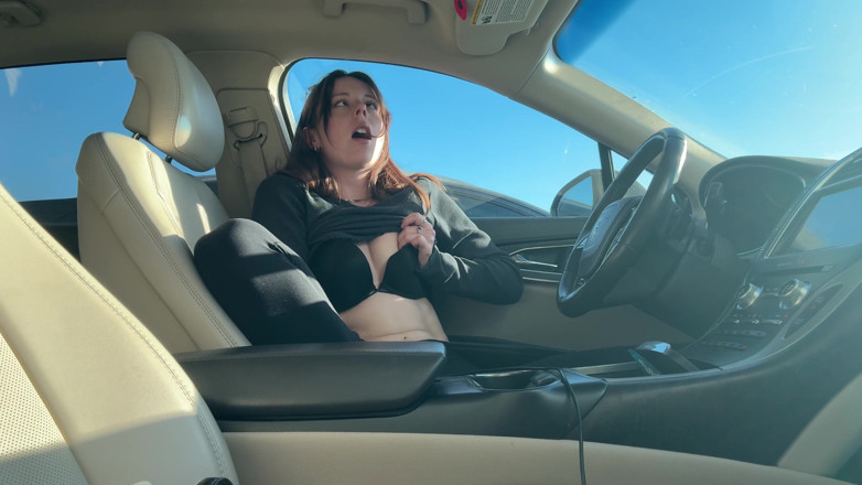 Nadia Foxx: Public JOI