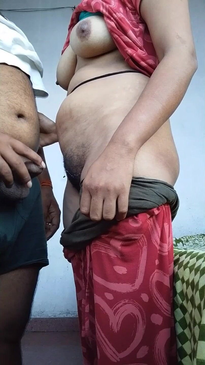biharisonam: Desi Bhabhi în cămașă de noapte cu iubitul ei în audio hindi