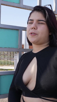 복종하는 Jade Sweet는 창녀처럼 대하고 싶어합니다. 내 백성들이 계속 지켜보는 것은 얼마나 부유한가.