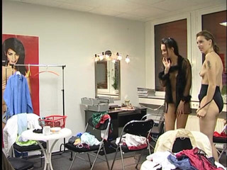 Lucky Cooch: Amazing vintage babes behind the scenes