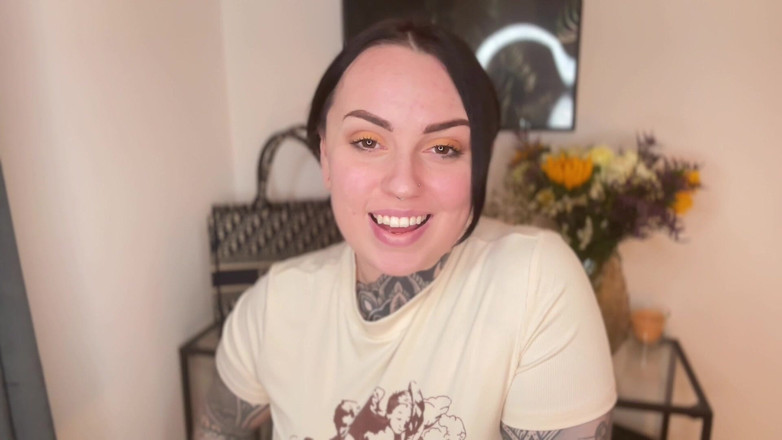 Miss Valentina: Femminuccie vengono in mutandine JOI