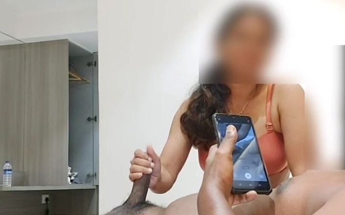 Yours fantasy: Cam2 - pompino pov lei prende un grosso cazzo nella gola...