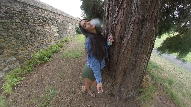 VR smokers HD-2D Videos Only: Người mẫu Kim - Cây sồi hùng mạnh