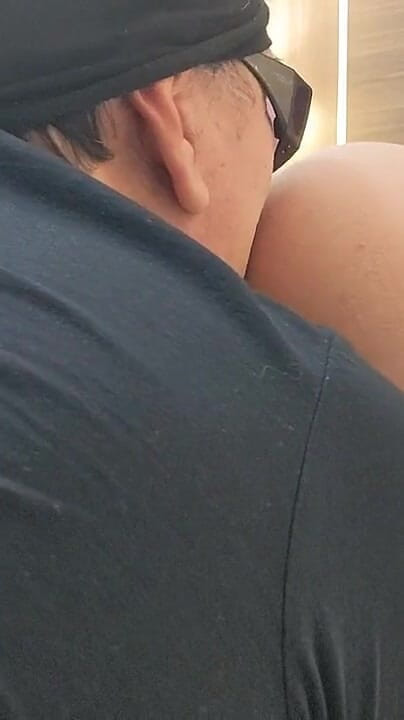 voyeurpervert: Peachy Visits Peter