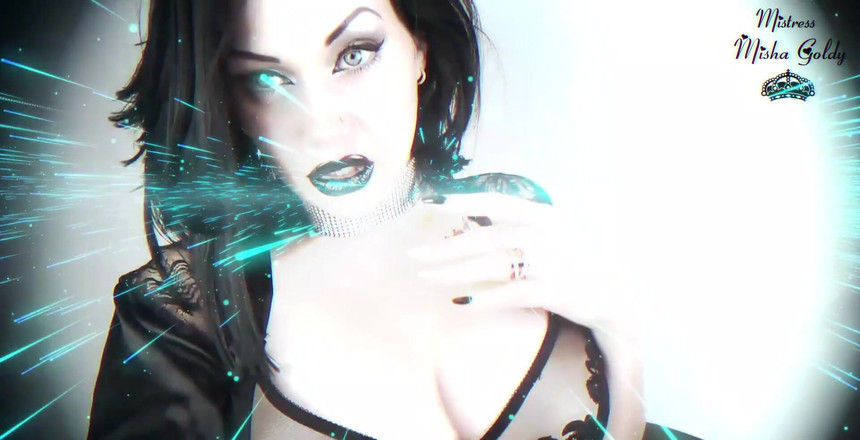 Goddess Misha Goldy: Mörka läppar med lite glans. Flytta, tala, slicka, puckering .... Fascinerande....