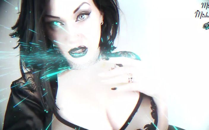 Goddess Misha Goldy: Buze întunecate cu puțină strălucire. Mișcându-se, vorbind, lingând, bătând...... Fermecatoare. S-au...