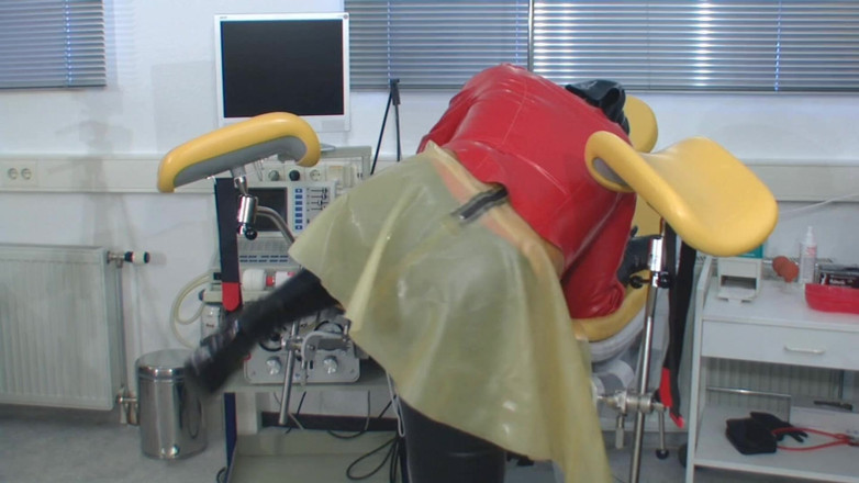 Rubber & Clinic Studio - 1ATOYS: Getah melancap berat dengan gasmask