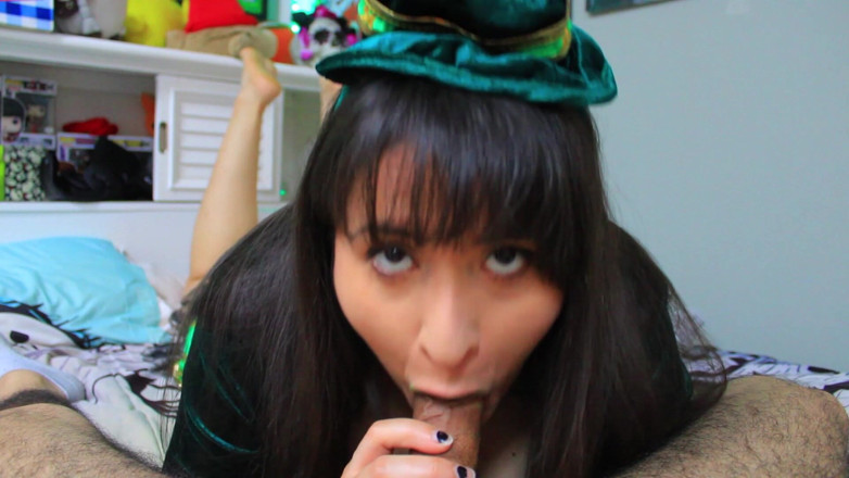 VickyVixen: Another Lucky Blowjob