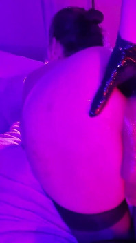 Melody के साथ रंगीन तैलीय चुदाई उत्सव