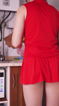 Upskrt - video istri hot lagi masak