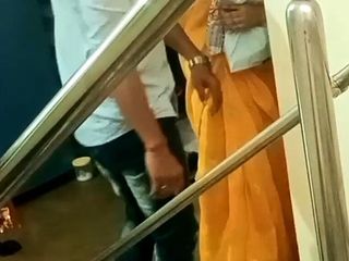 Fantacycutting: Bhabhi hatte sex mit dem boten
