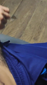 Man Jerks off a Big Load in His Sweatpants After Doing His Morning Exercise