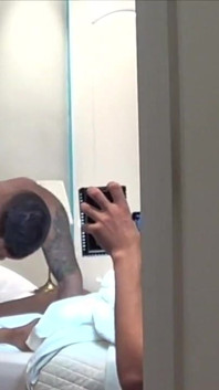 Slampa creampied av hans vän big dick