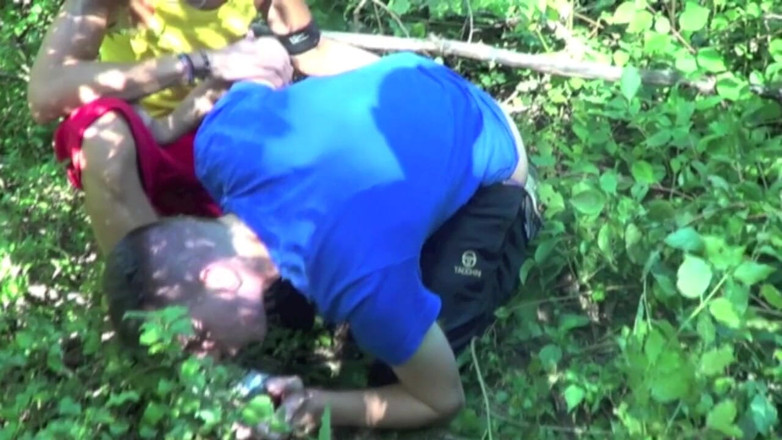 BAD BOYS FUCKERS FROM FRANCE: Snekaer underkastelse i forest cruising av badboy