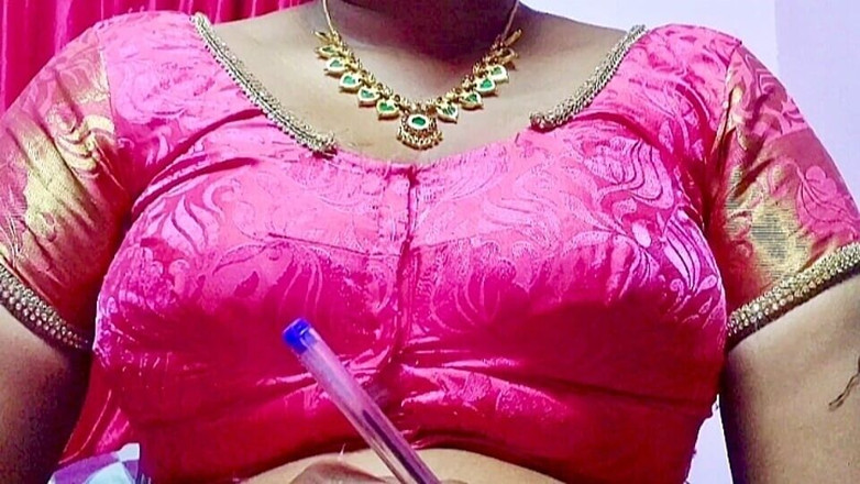 Desi Mohini: Sensual madrasta peituda