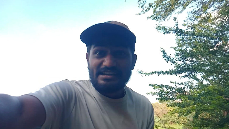 KUMBHA MANOJ KUMAR: Xhard - Dragon India перша іноземна поїздка для друзів