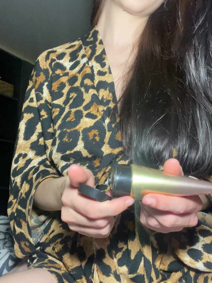 Princess Aisha: Lotion Over Thin Veiny Hands