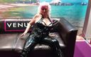 PureVicky66: Reife pure vicky zeigt sich in heißem wetlook-outfit