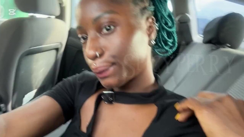 Spicy perry: Пікантний, велика соковита дупа і пизда.