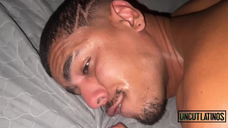 UncutLatinos: Hung Stud Fucks Muscle Hunk Bareback Cameraman Joins