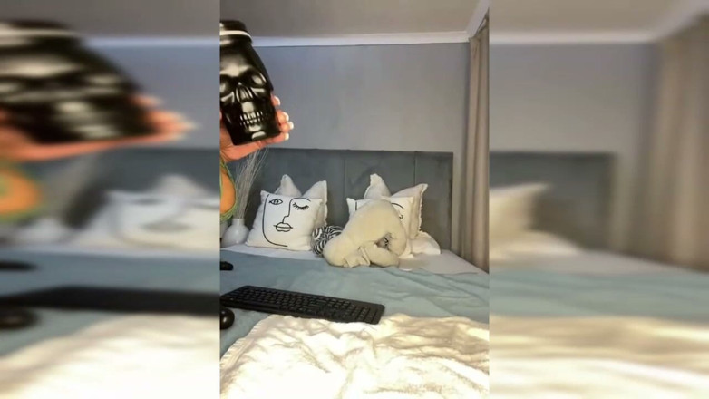 Legendary Booty Overdose: Cewek semok kulit hitam lagi asik masturbasi sambil bugil sampai...