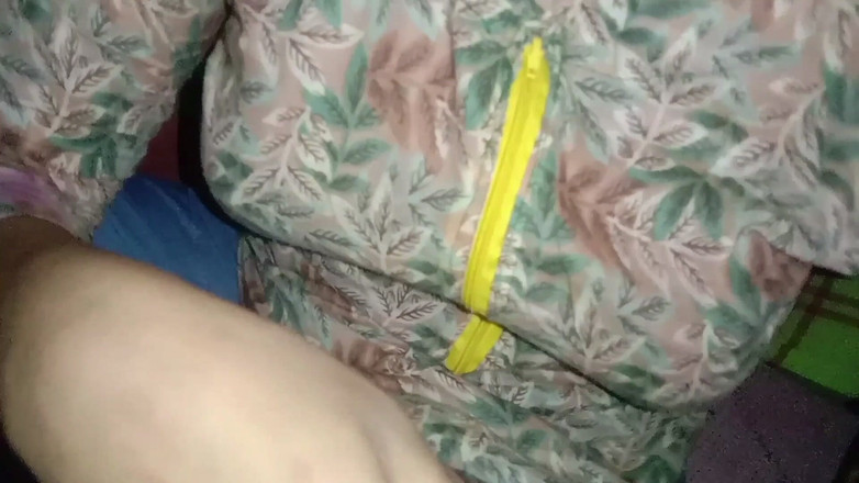 Boneshaker: Poprvé sex moje vysokoškolská přítelkyně přijde do mého domu šukat moji...