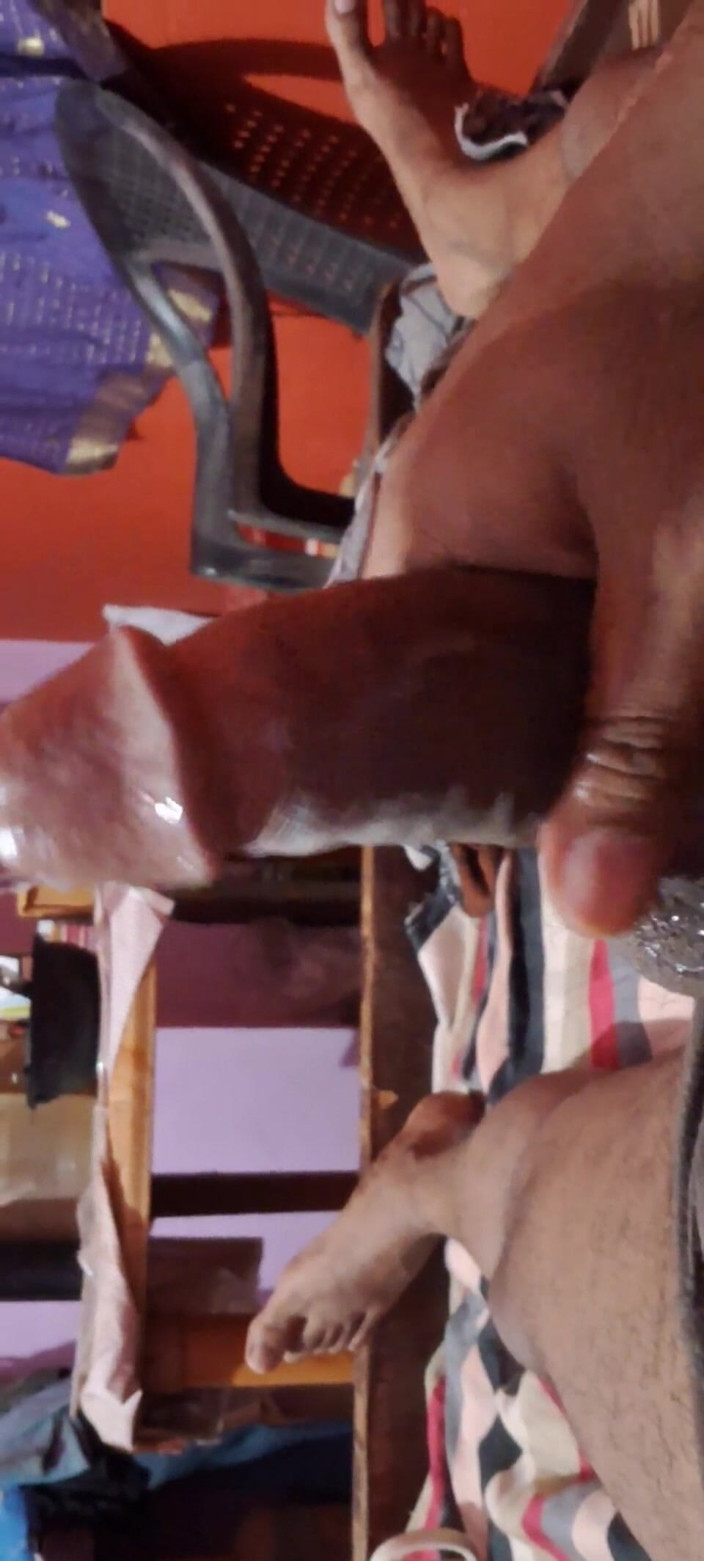 darksiders_eyes_love: Amateur, séance de caresses de bite en solo dans la...