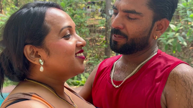 Kamasutra61: プールセックスバイラルMMSクリップのインドのホットカップルフルファックビデオ