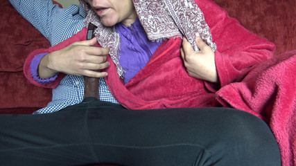 Souzan Halabi: Londra'daki Türk göçmen zenci Sainsbury'nin iş arkadaşının ağzına boşalmasına izin...