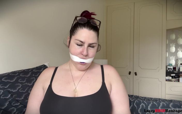 Lacey BBW Bondage: Lacey - Distracție cu auto-înghițire și orgasme după sală, partea 1