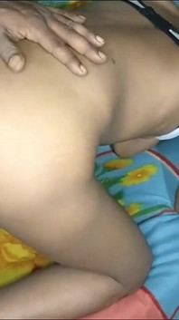 印度农村哥狗式夜间性爱视频