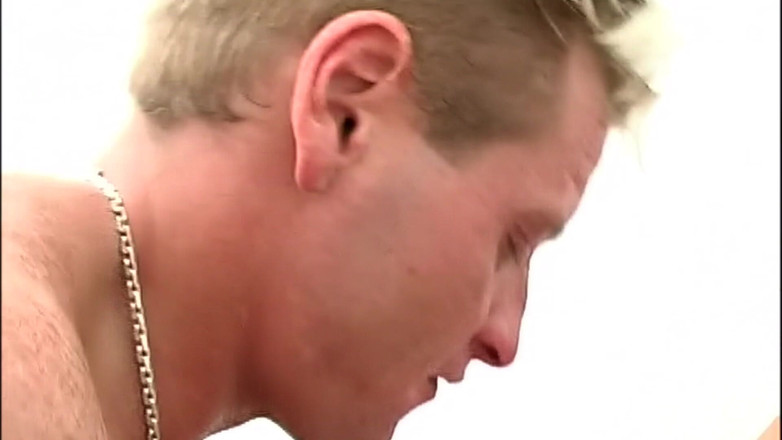 Enema Extreme And Top Girls: トップのスウェーデンのブロンド美女との浣腸エクストリームセックス