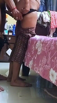 ครู Desi นักเรียนสาวอยู่บ้านฉันทะเลสาบ
