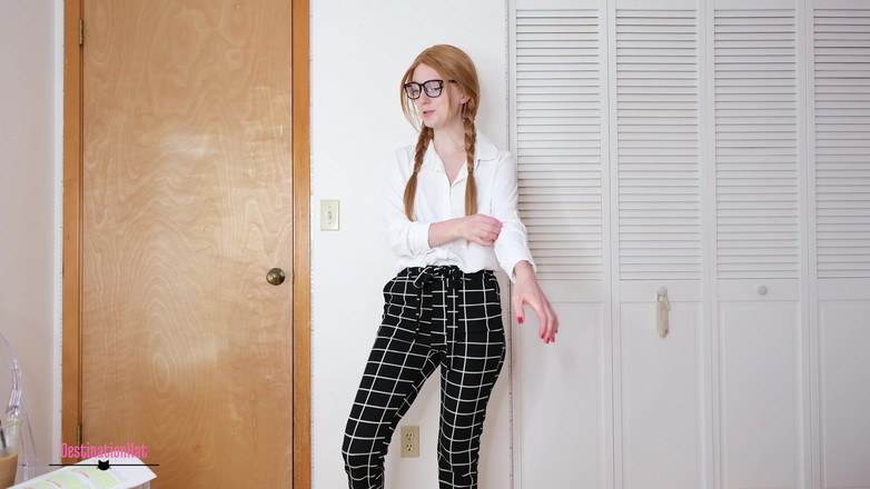 Destination Kat: Istri yang baik akan melebarkan payudaranya