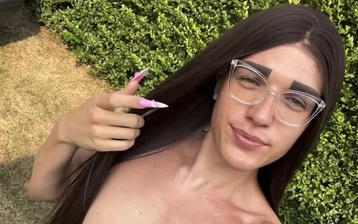 Dreamboy_506: Femboy dışarıda eğleniyor