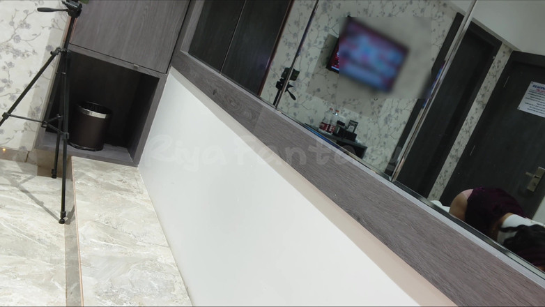 Yours fantasy: Riya in Saree 30 abspritzen in den mund