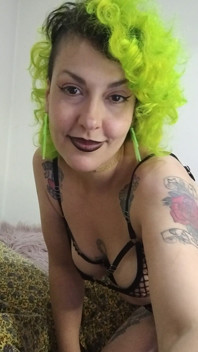 I’m Live Right Now, Love! Come Watch Me?!