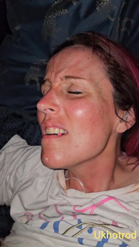 Barbacka anal creampie på vokal stönande fru