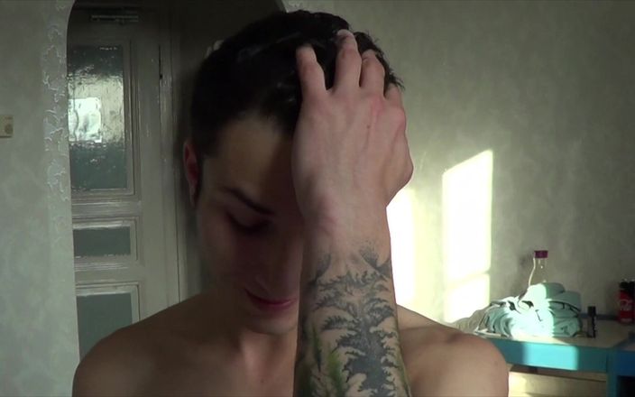 BAREBACK COMMUNITY: 2361 Twink Fucked by Romantik at the Hotel