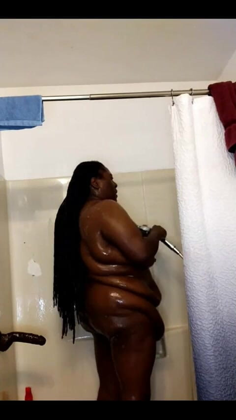 His Queen Suga: Ich habe meine haare gewaschen und mich unter der dusche...
