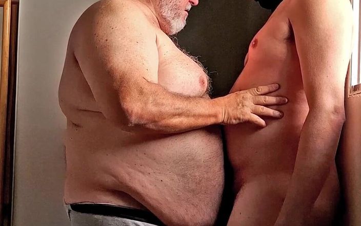 Combat and fetish: 顺从的乔伯与 jiljudo