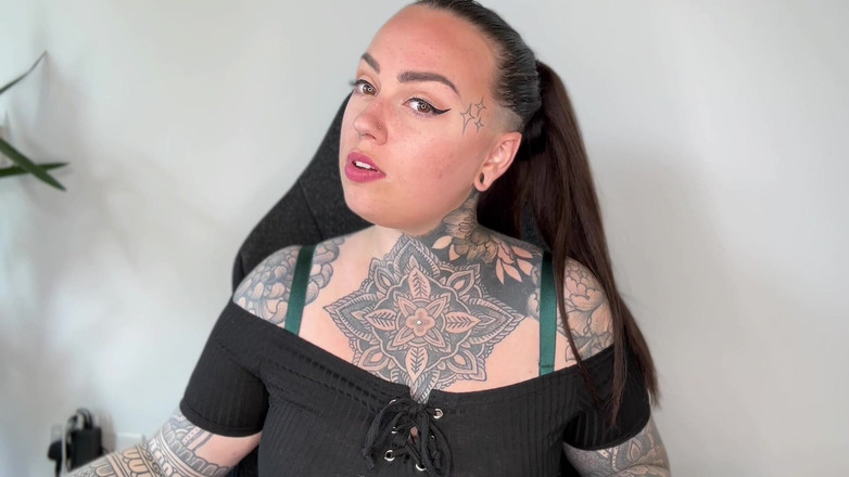 Miss Valentina: Rich Findom Brat Brag