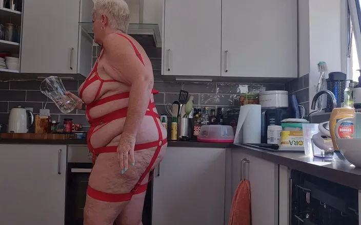 Uk Joolz: Kitchen Play