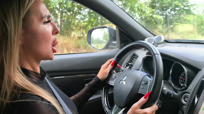 Goddess Lena: Autofahren in Heels Und Nylons