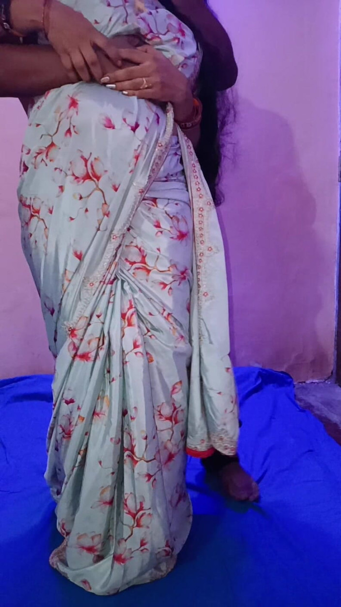 Sunshine143: Suri rumah desi kawan berkongkek bertetek besar